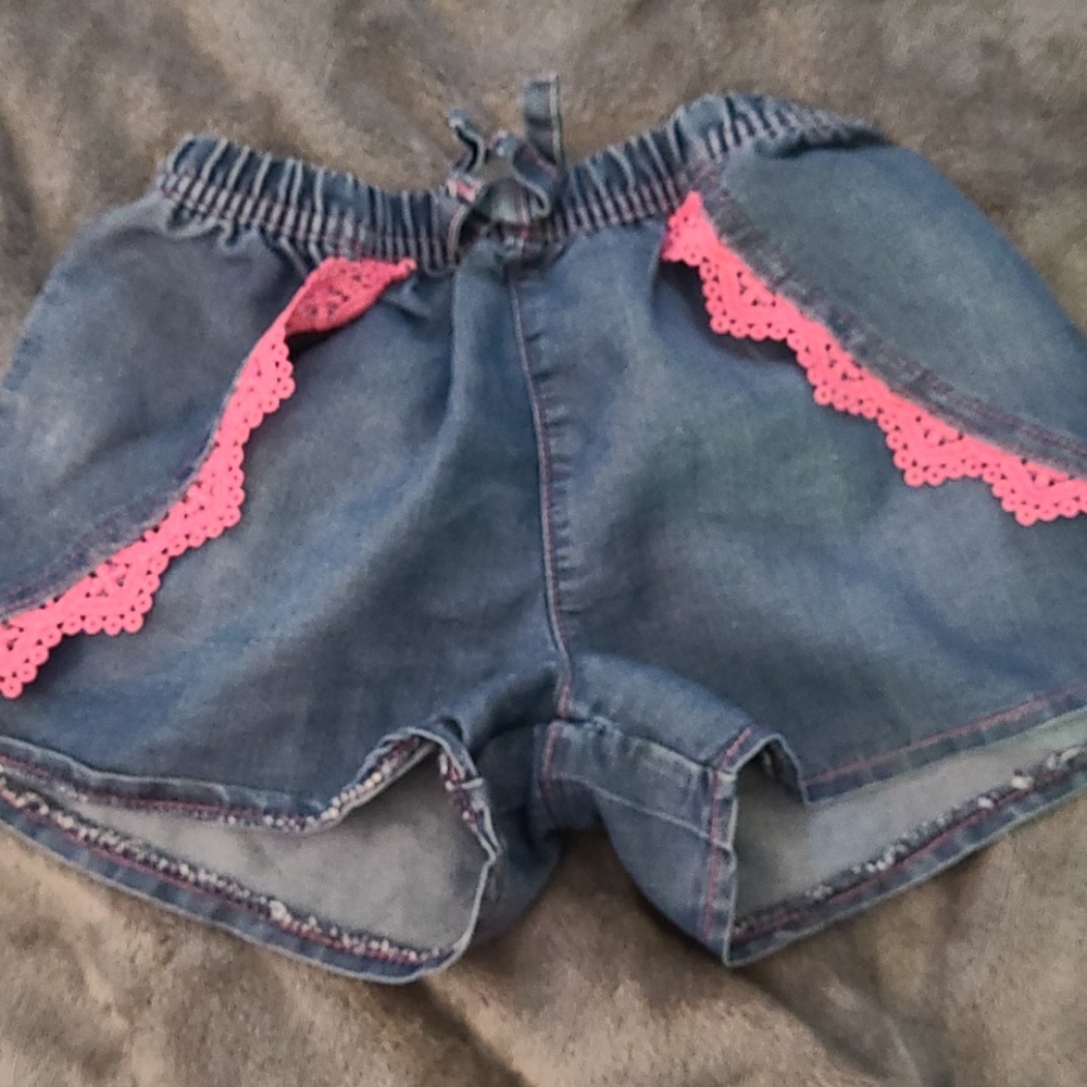 Shorts - Picture 2 of 3